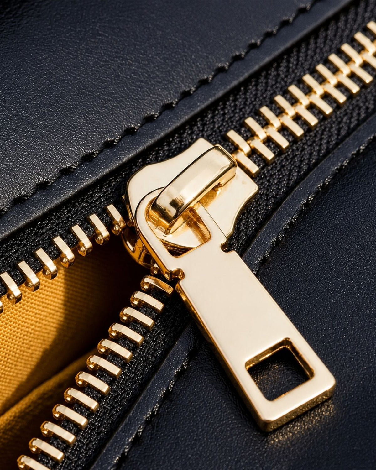 I Will Praise Him in Every Season Leather Handbag