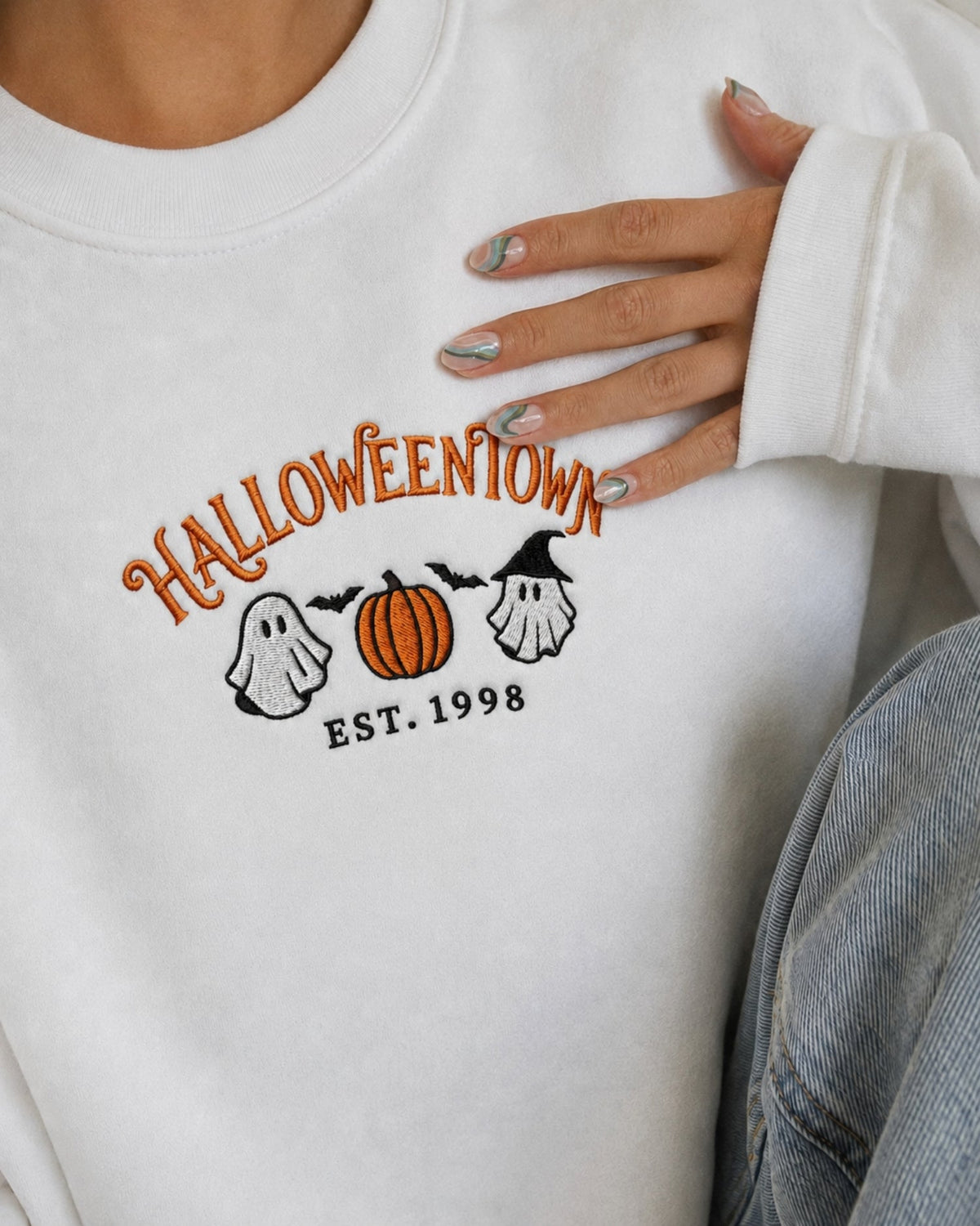 HESW290702 sweatshirt mockup 1