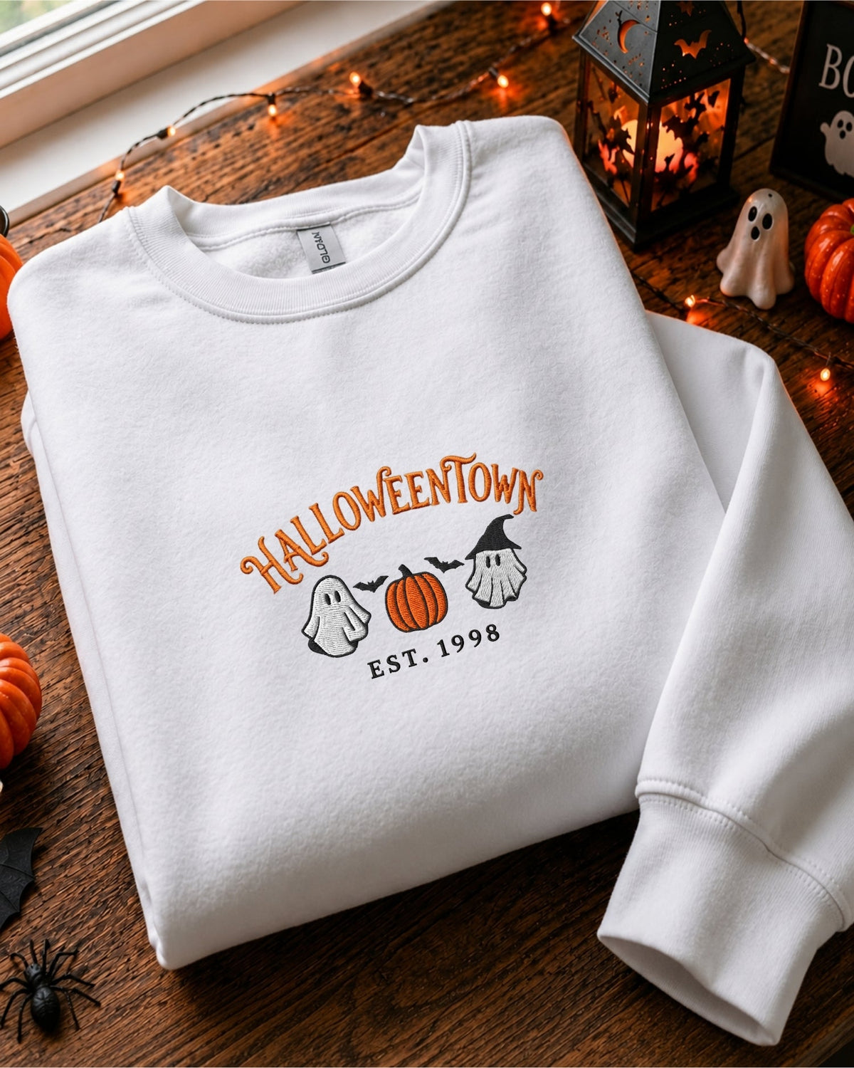 HESW290702 sweatshirt mockup 3