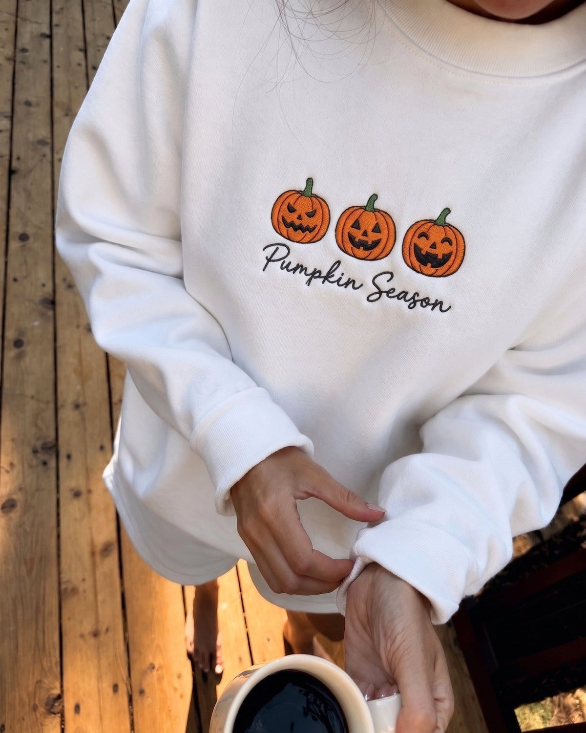 HESW300702 sweatshirt mockup 1